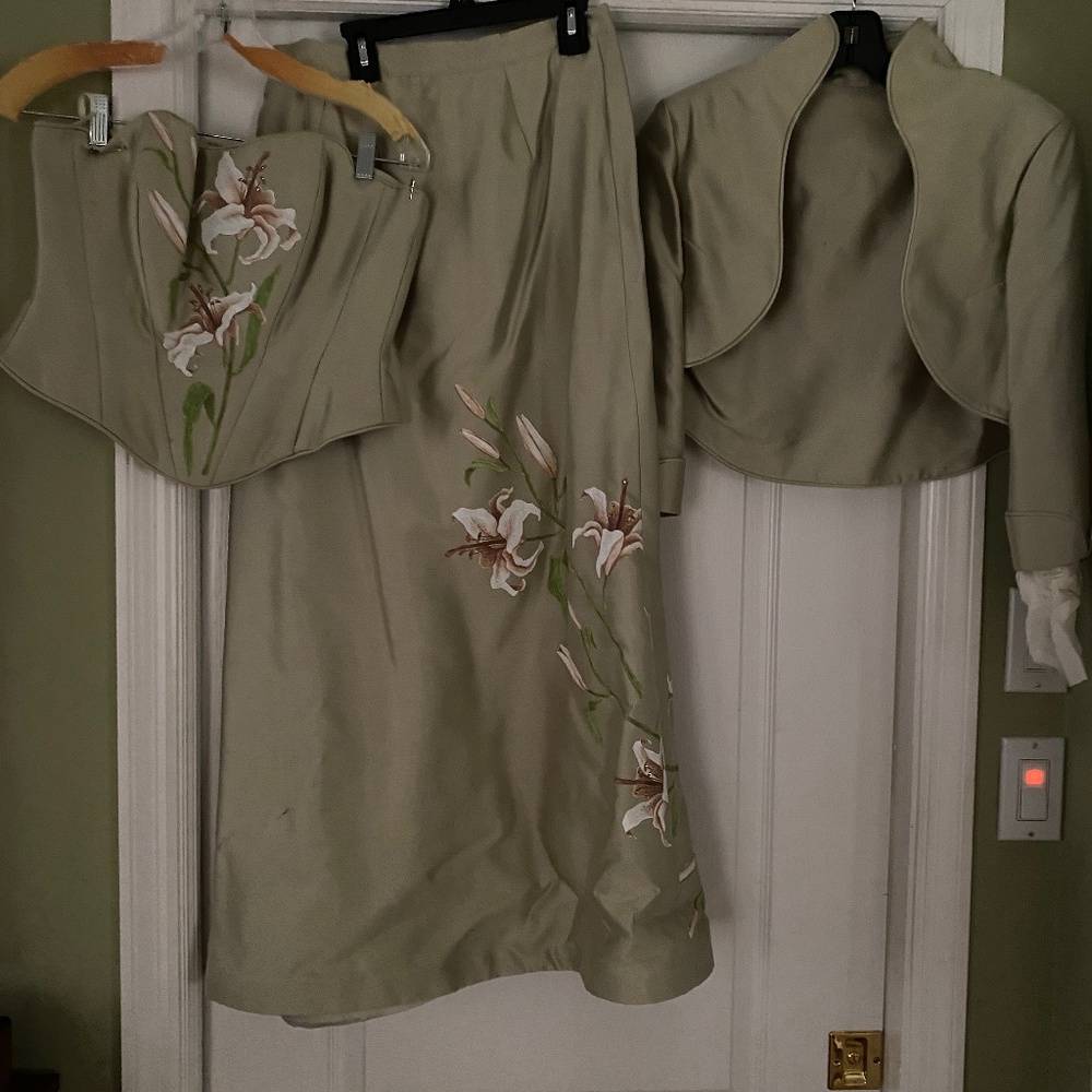 3 piece gown